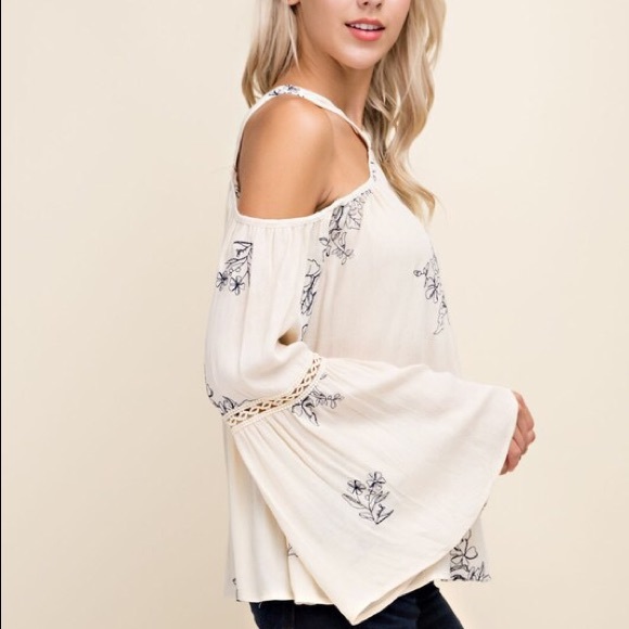 Flare Sleeve Floral Halter - Picture 4 of 5